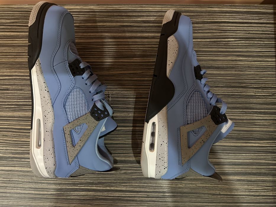 Продавам  jordan 4 university blue