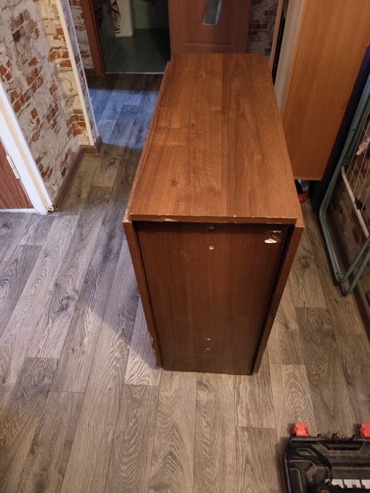 Продается стол, книжка