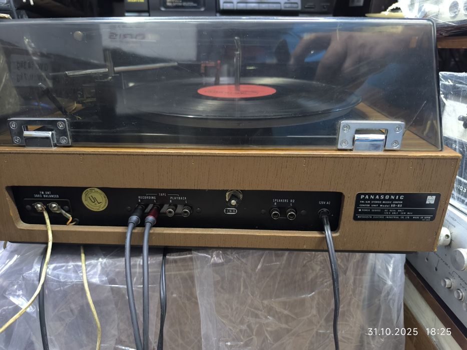 Panasonik SD -85 стерео проигрыватель винила,тюнер и усилитель в одном
