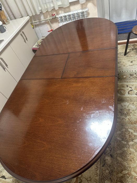 Обеденный стол овальный