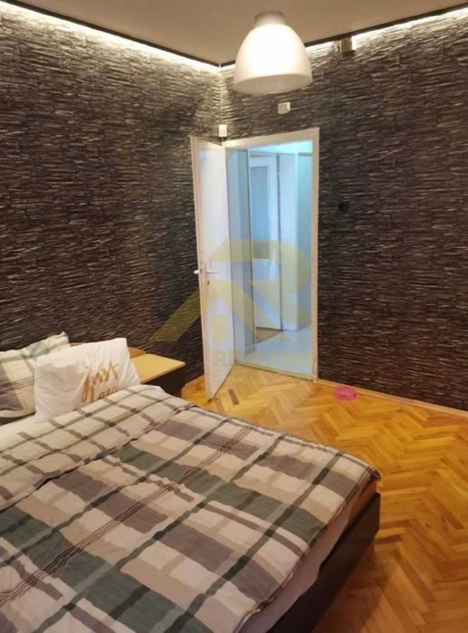 Продава се Тристаен апартамент в Перник, Център - 129 кв.м за 1078 €/кв.м - Снимка #5