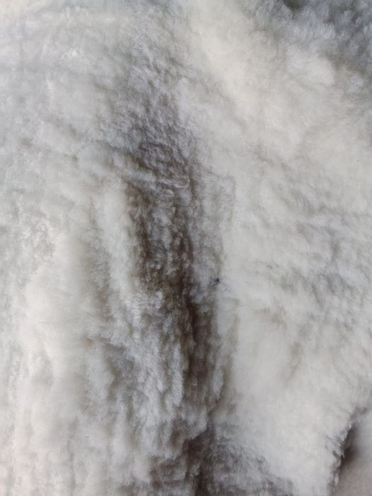 Продается генератор 2,5 бензиновый и шкуры стриженные