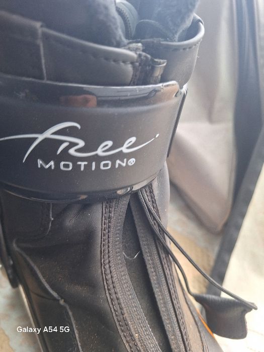 Обувки за ски със практична чанта