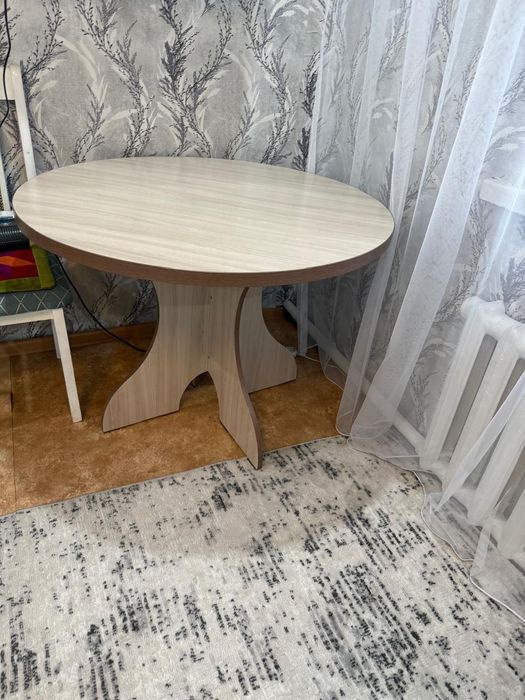 Продам кухонный стол