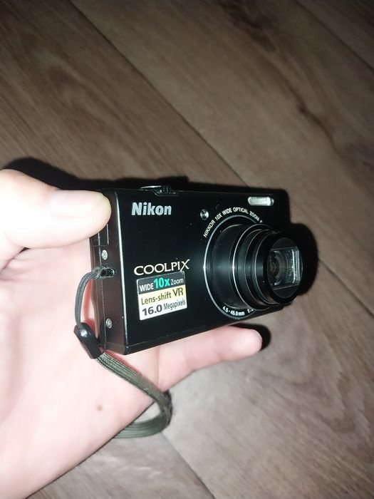 Nikon COOLPIX S6200 raqamli fotoaparat