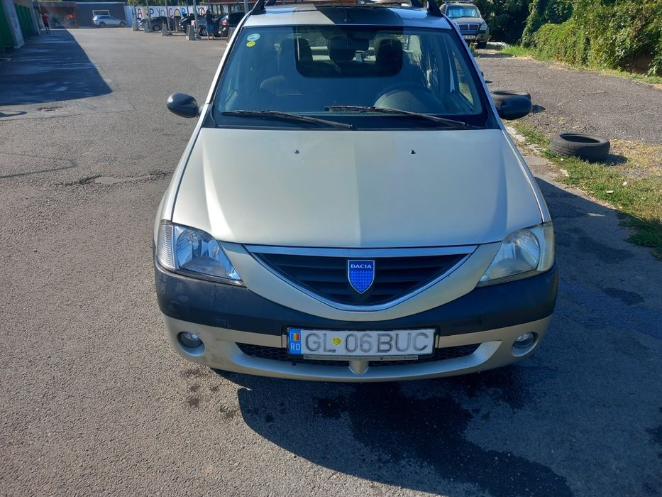 Vând Dacia Logan 2004