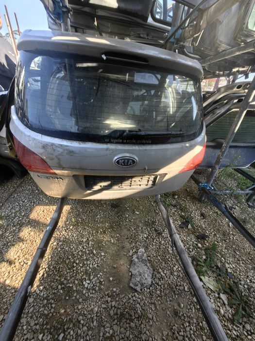 Врата багажник KIA Venga / Киа Венга 2014г.