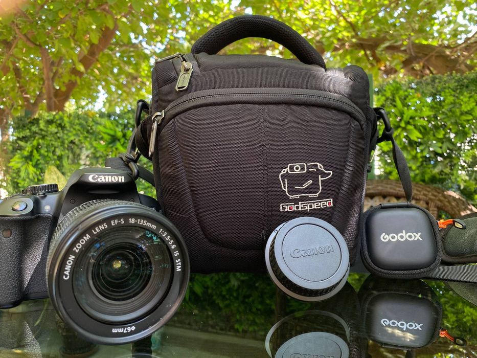Продам камеру Canon650d + синхронизатор godox