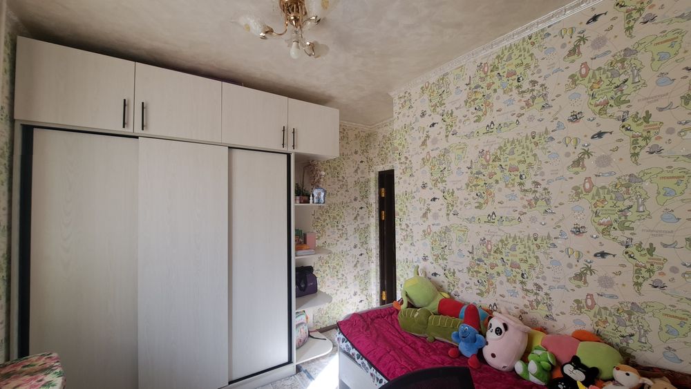 Олмалик шахрида 3 хонали квартира