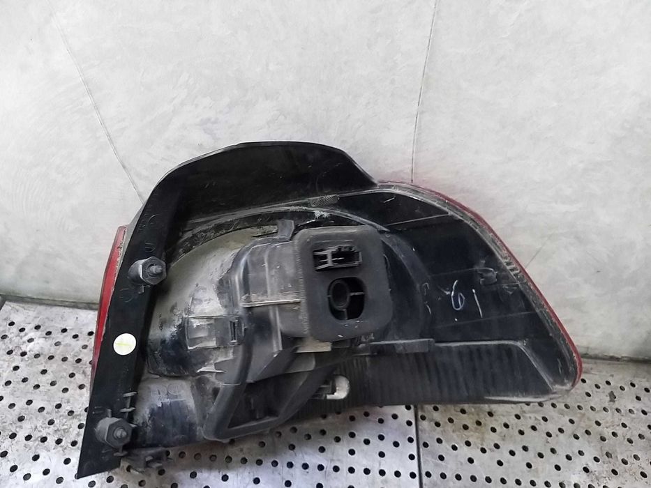 Stop tripla lampa stanga aripa vw golf 6 5k 5k0945095e 89090598