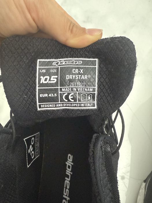 Продам мотообувь фирмы Alpinestars