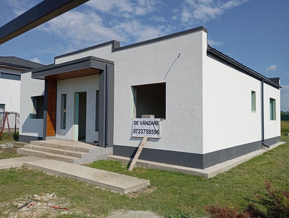Casă modernă .  Sânpetru livadă.