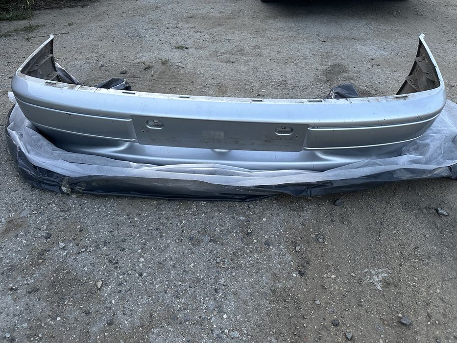 Продам бампер на ваз 2115-15,накладки на пароги (две стороны)