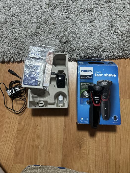Aparat de barbierit philips series 5000
