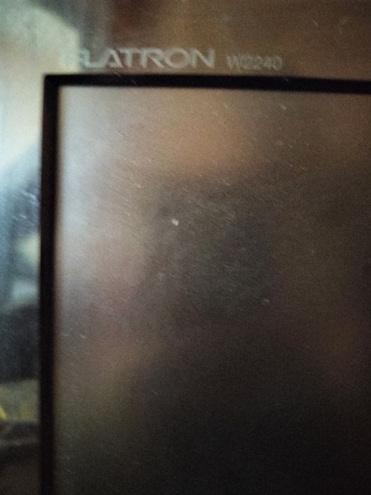 Монитор LG 22" .