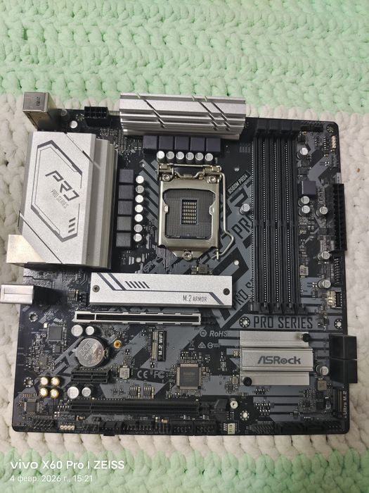 Материнская плата