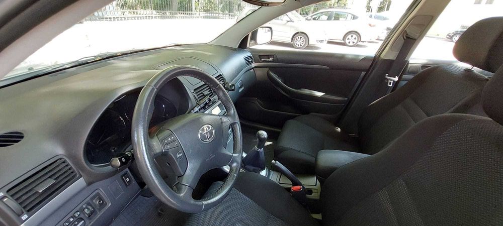 autoturism Toyota Avensis