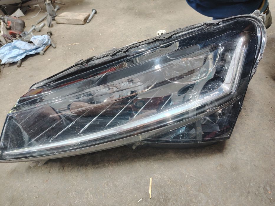 Far stg Skoda superb 3 led complet