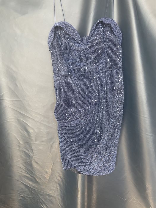 Рокля Trendyol необличана