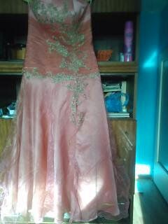 Продава луксозна рокля!