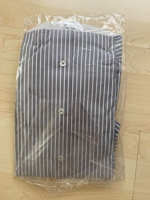 Продавам мъжка риза размер Л с дълъг ръкав