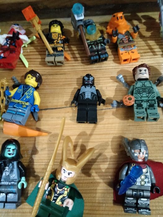 Продаю лего марвел