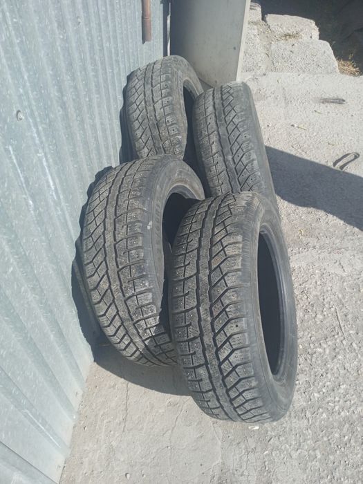 Зимняя  шипованная резина