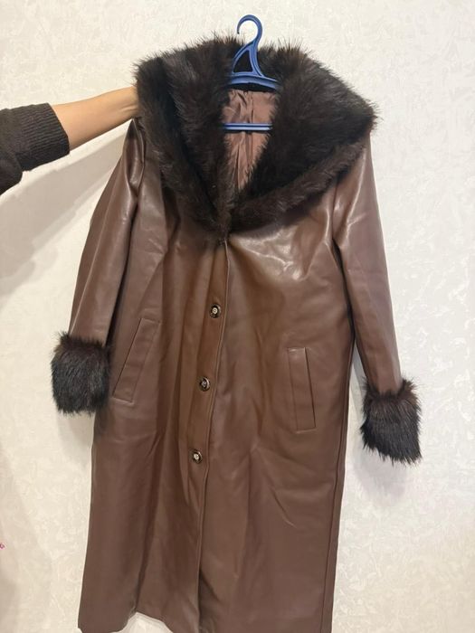 Коричневое пальто Продам