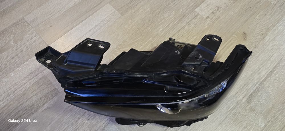 Fara stanga mazda 3 led