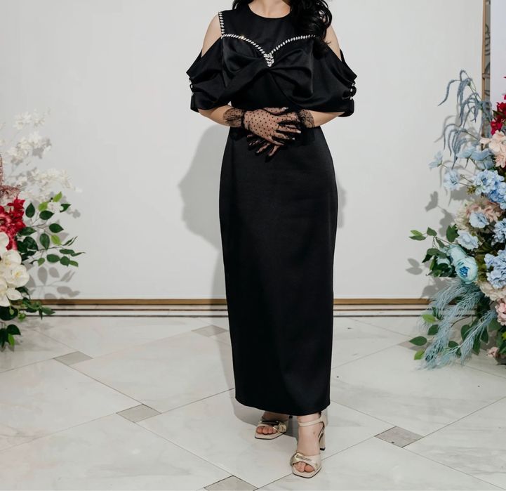 Вечерный көйлек сатылады.