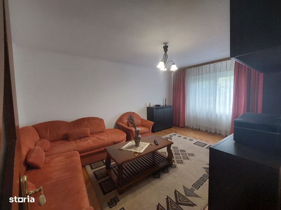 Apartament 3 camere de inchiriat – Decomandat, Etaj 1, Zona Dezrobir