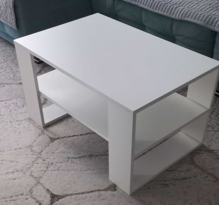 Продам журнальный столик 77х50х41,6 см