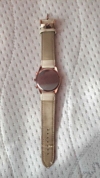 Дамски ръчен часовник кварцов механизъм