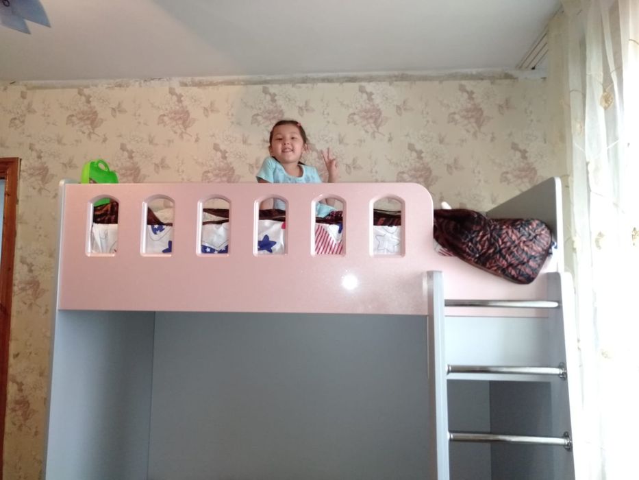 Кровать двухъярусная