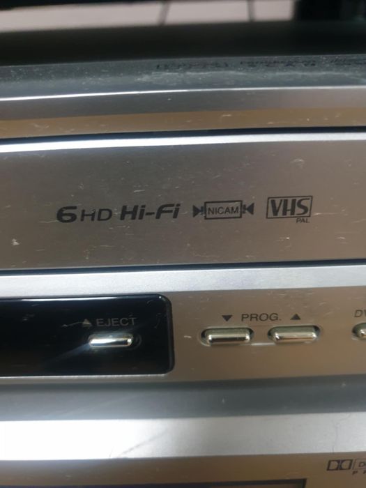 Усилвател  с тунер в отлично състояние.