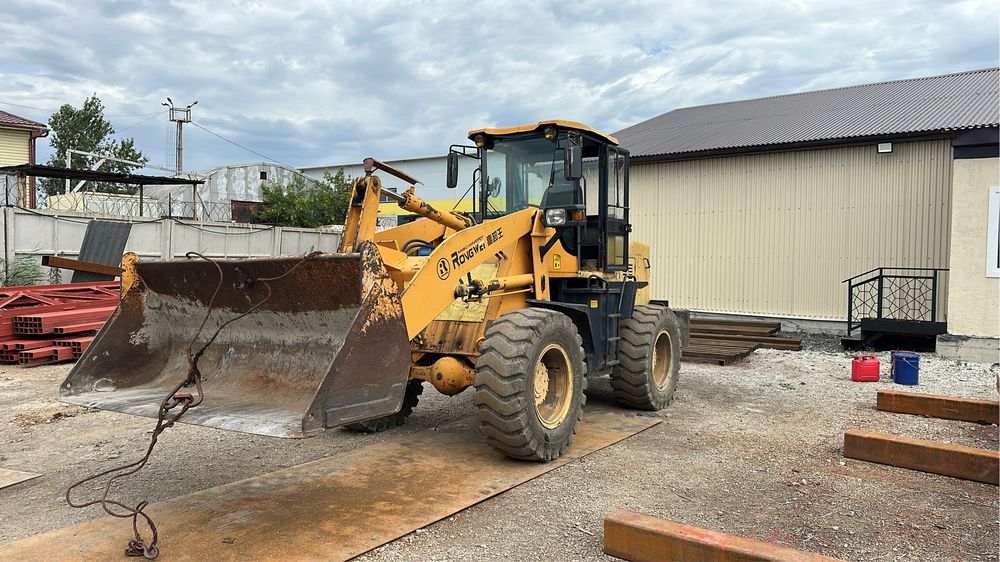 Продам погрузчик фронтальный