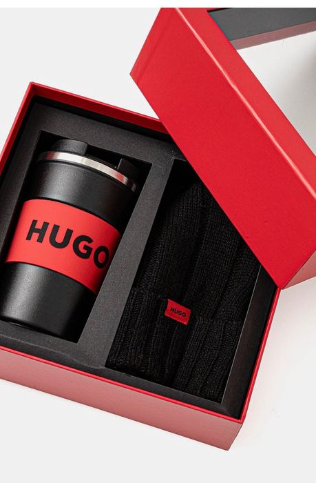 Set Căciulă si Termos HUGO originala