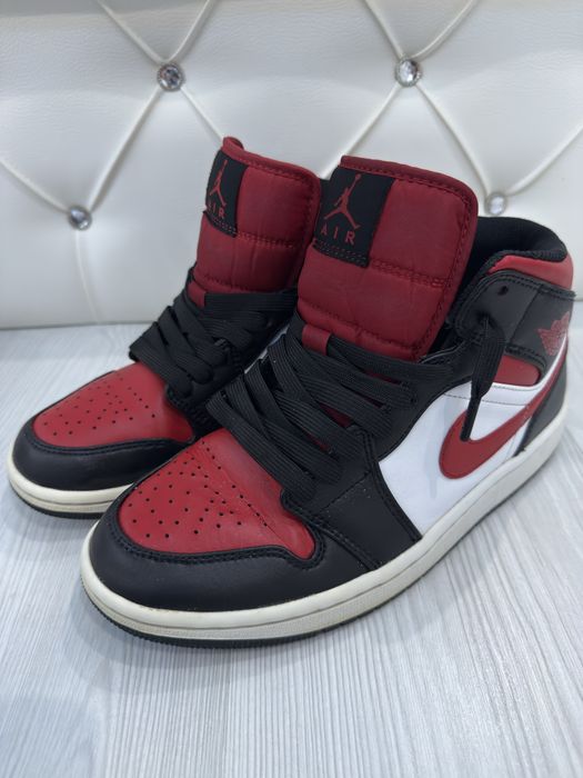 Jordan 1 mid bred toe