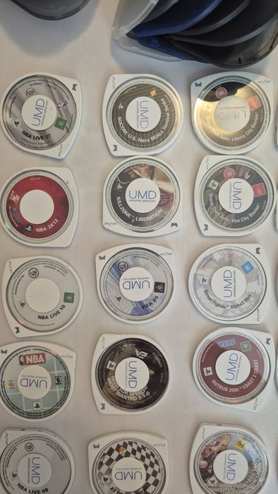 Lot 20 jocuri PSP - Sony Playstation Portable