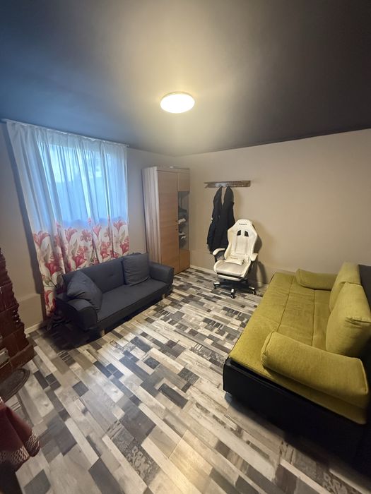 Vând apartament în Aștileu + curte exterioară cu anexe