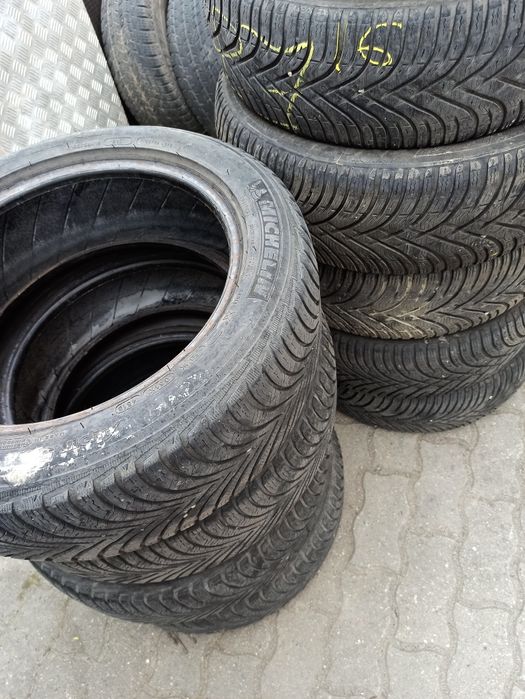 Vând cauciucuri la set sau bucata sau en gros . Ofer montaj!