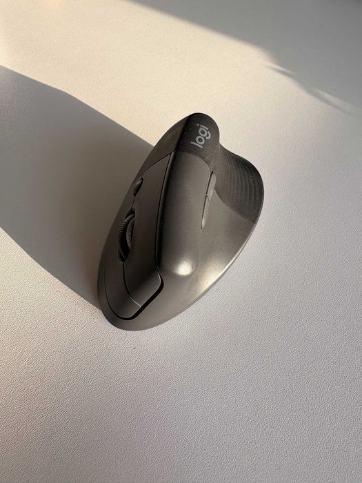 Мышь Logitech Lift