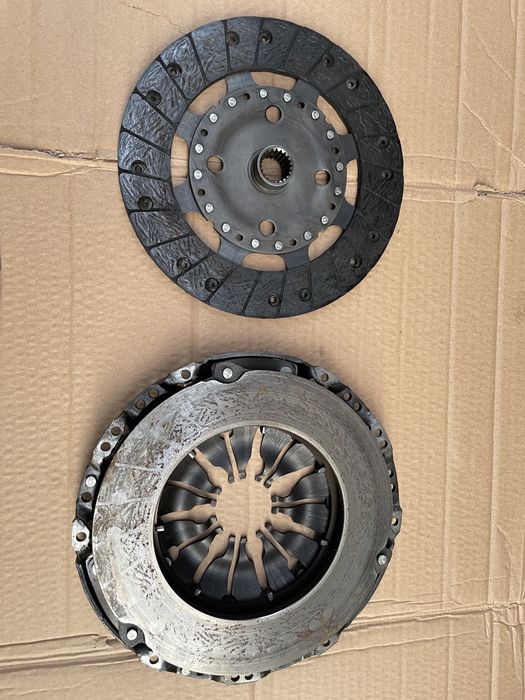 Vand placa ambreiaj si disc pt Dacia Duster 1.3 tce 2018/2022