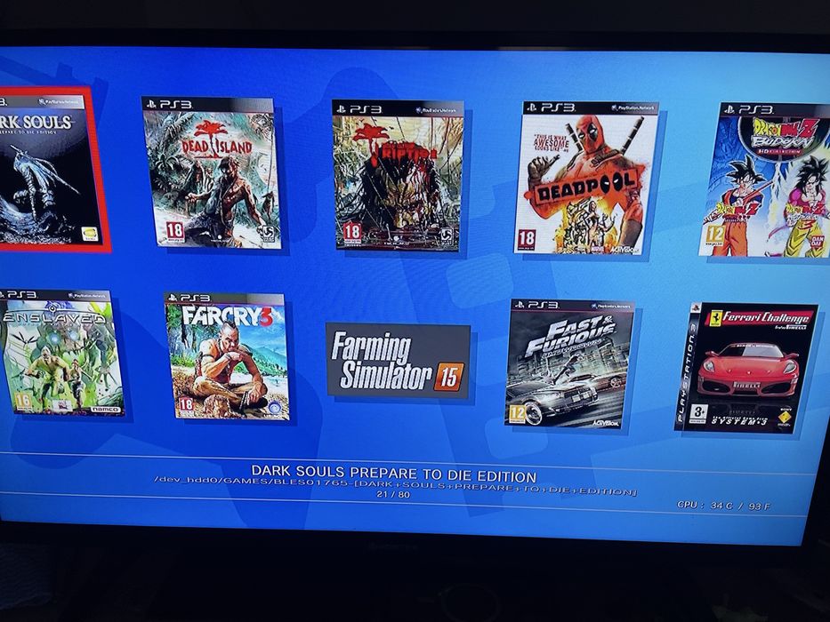 Vand ps 3 slim 80 de jocuri  nu are maneta