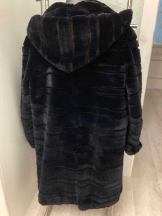 Продам шубу в очень красивом цвете