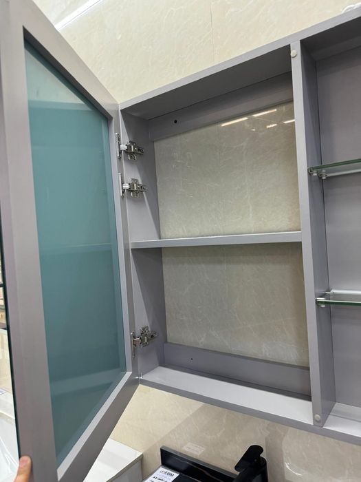 Шкаф-зеркало для ванной