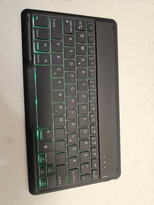 Pachet 2 Tastaturi Wireless Bluetooth Inateck Touchpad si Tastatura Iluminata