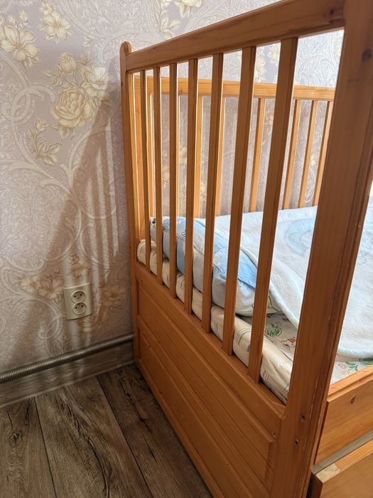 Детская кроватка