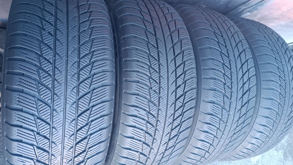 225/55/17 Bridgestone