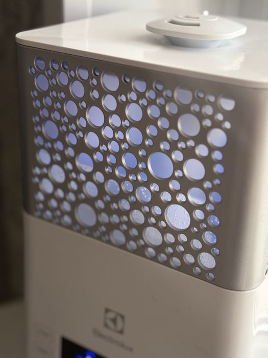 Продам увлажнитель воздуха Electrolux